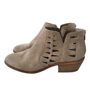 VINCE CAMUTO Tan Suede Ankle Booties 10